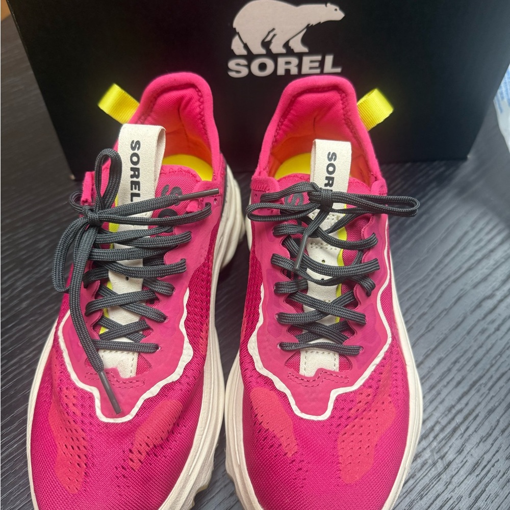 SOREL Women's Hot Pink and Yellow Athletic Sneakers🧡🩷🤍